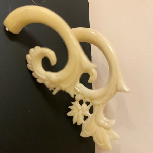 Hand Carved Florals Bone Post Earrings Gauge Tribal Style Bohemian - Picture 2 of 4